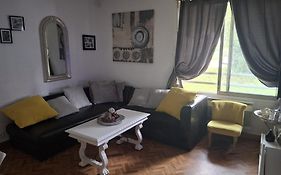 Proche De La Cite De L'Espace